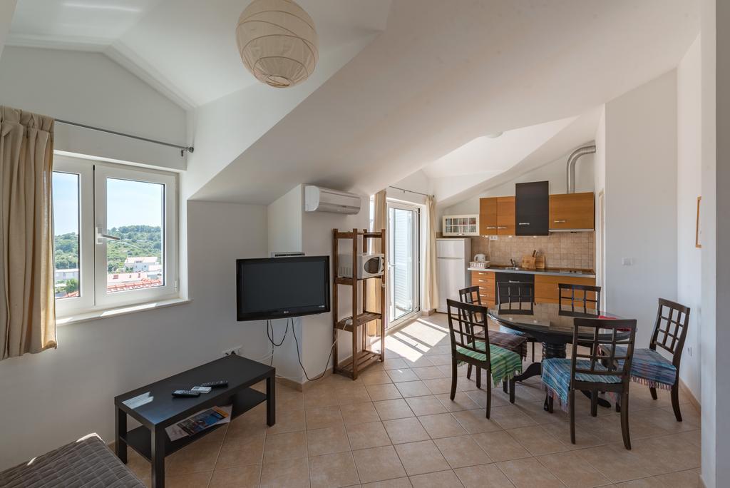 Apartments Mazuran Hvar Town Room photo